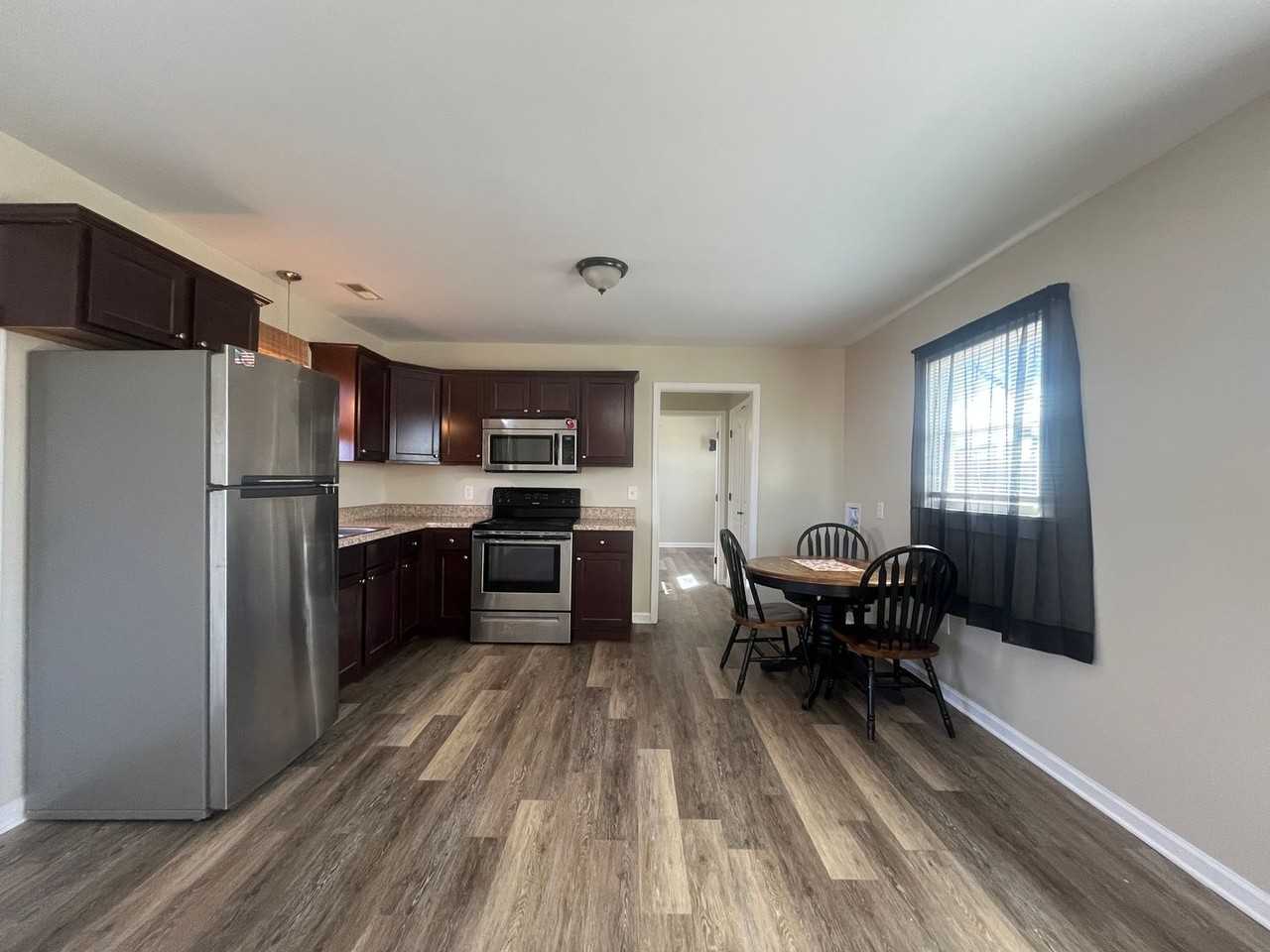 603 Blair St - Photo 3 of 10