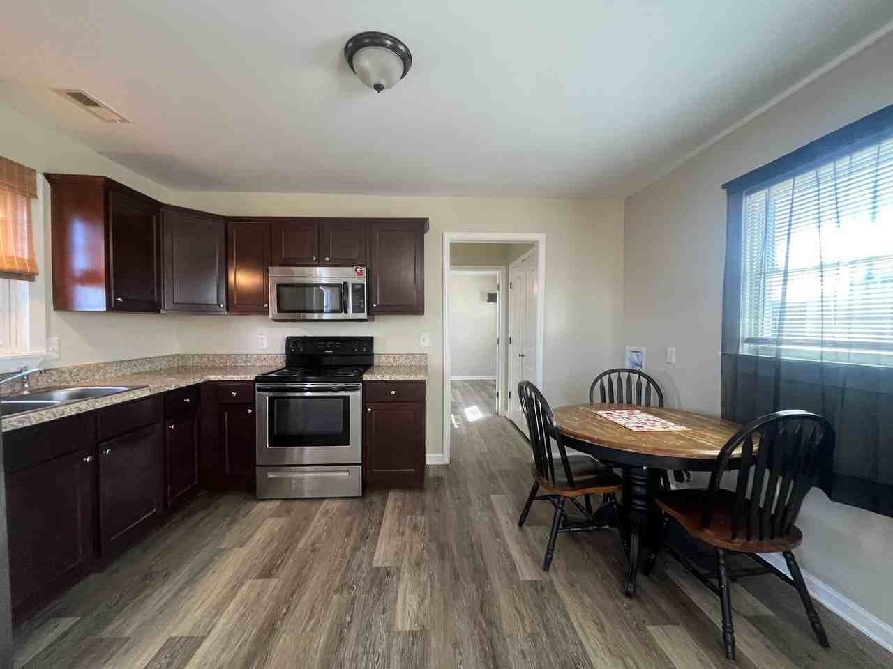 603 Blair St - Photo 4 of 10