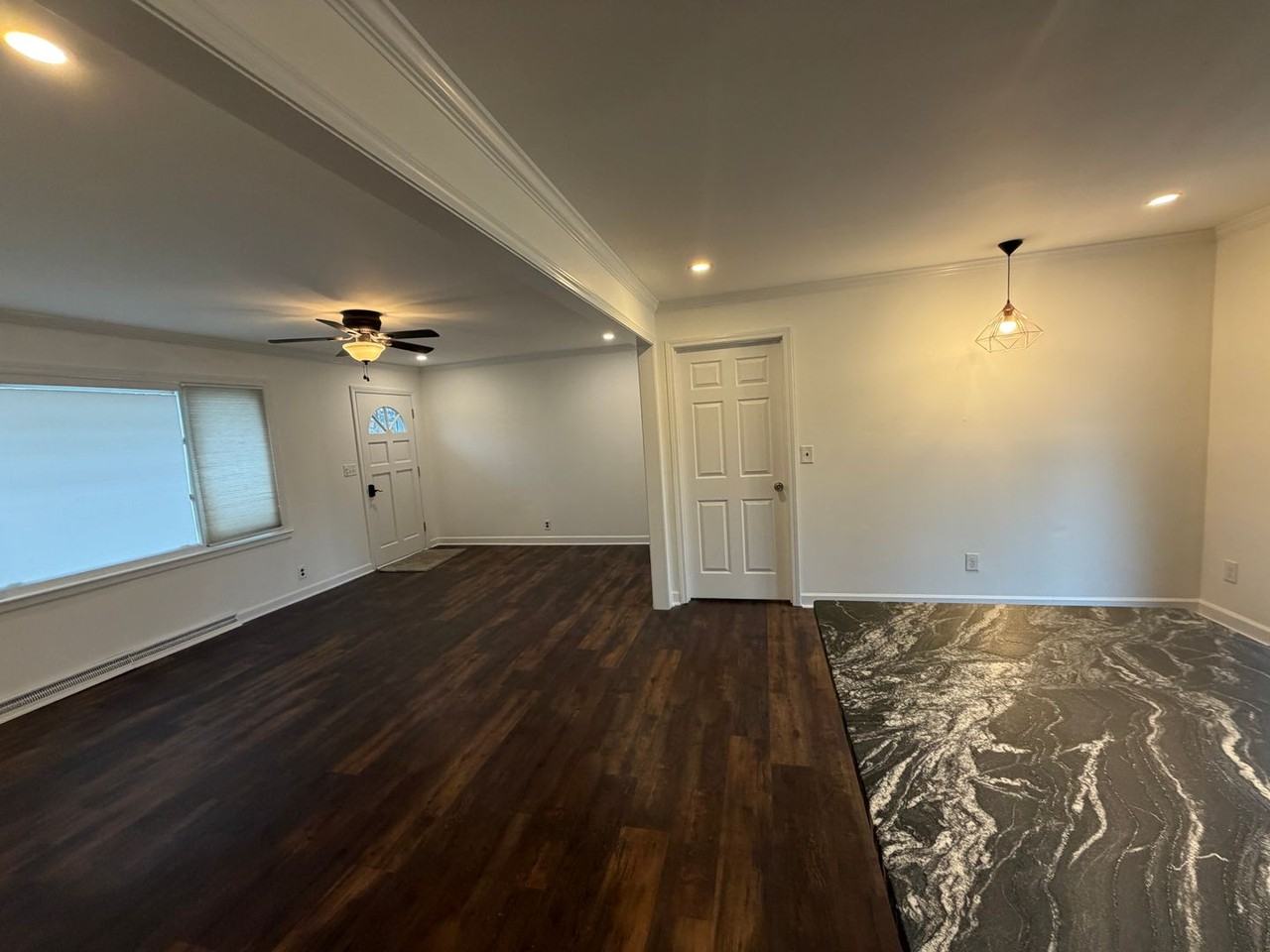 1812 Greentree Rd - Photo 4 of 33