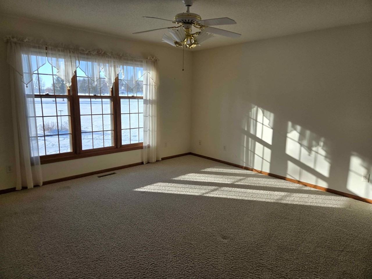 208 E 13th Ave - Photo 6 of 17