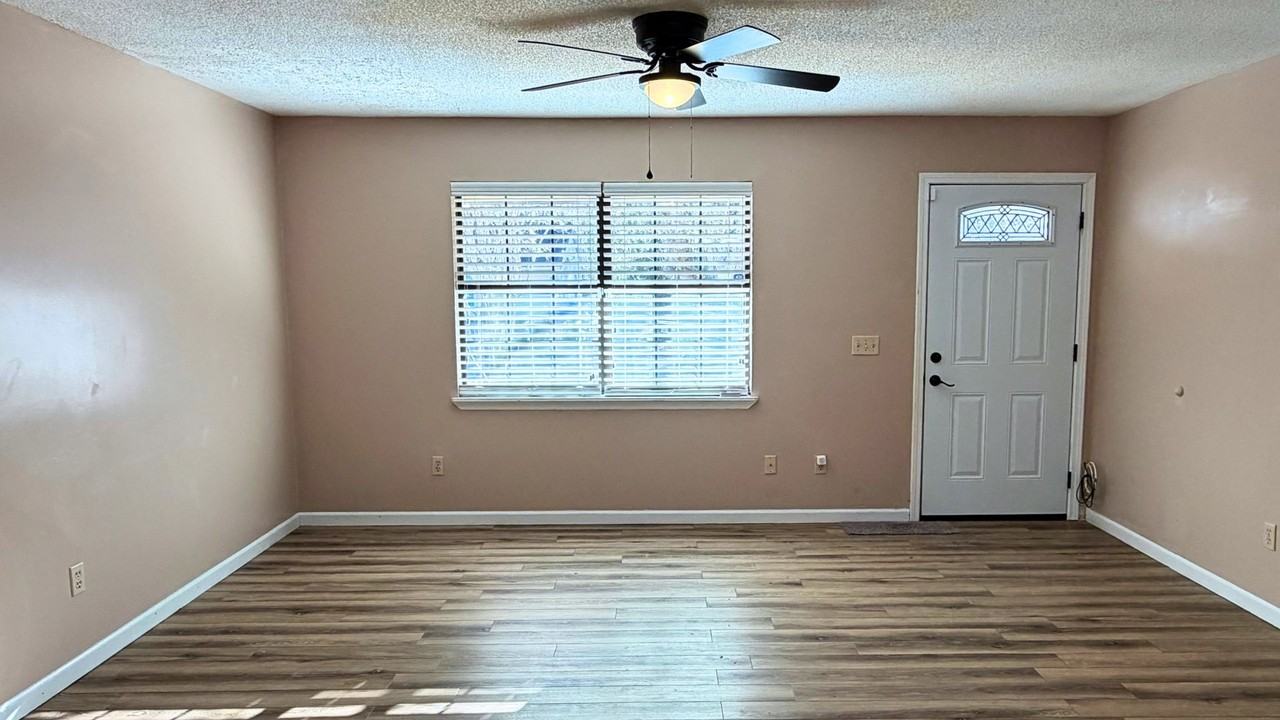 124 Tapique Cir - Photo 6 of 25