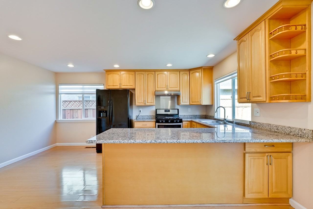 6186 Ellerbrook Way - Photo 3 of 50