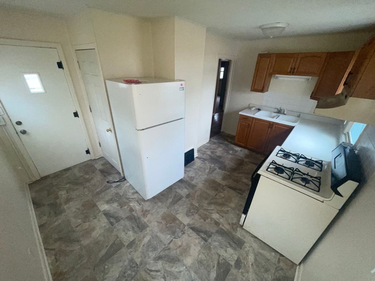 17 Ruth Ct - Photo 5 of 6