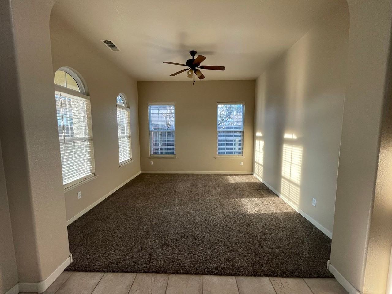 9516 San Marco Ct - Photo 4 of 40