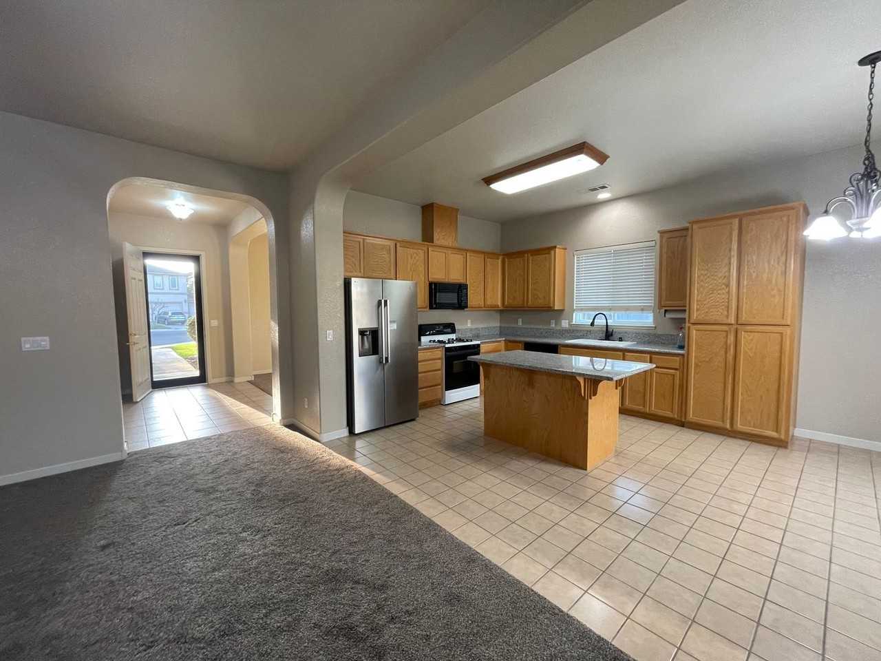 9516 San Marco Ct - Photo 6 of 40