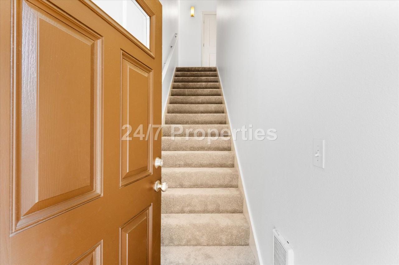 1050 Sw 170th Ave #201 - Photo 2 of 25