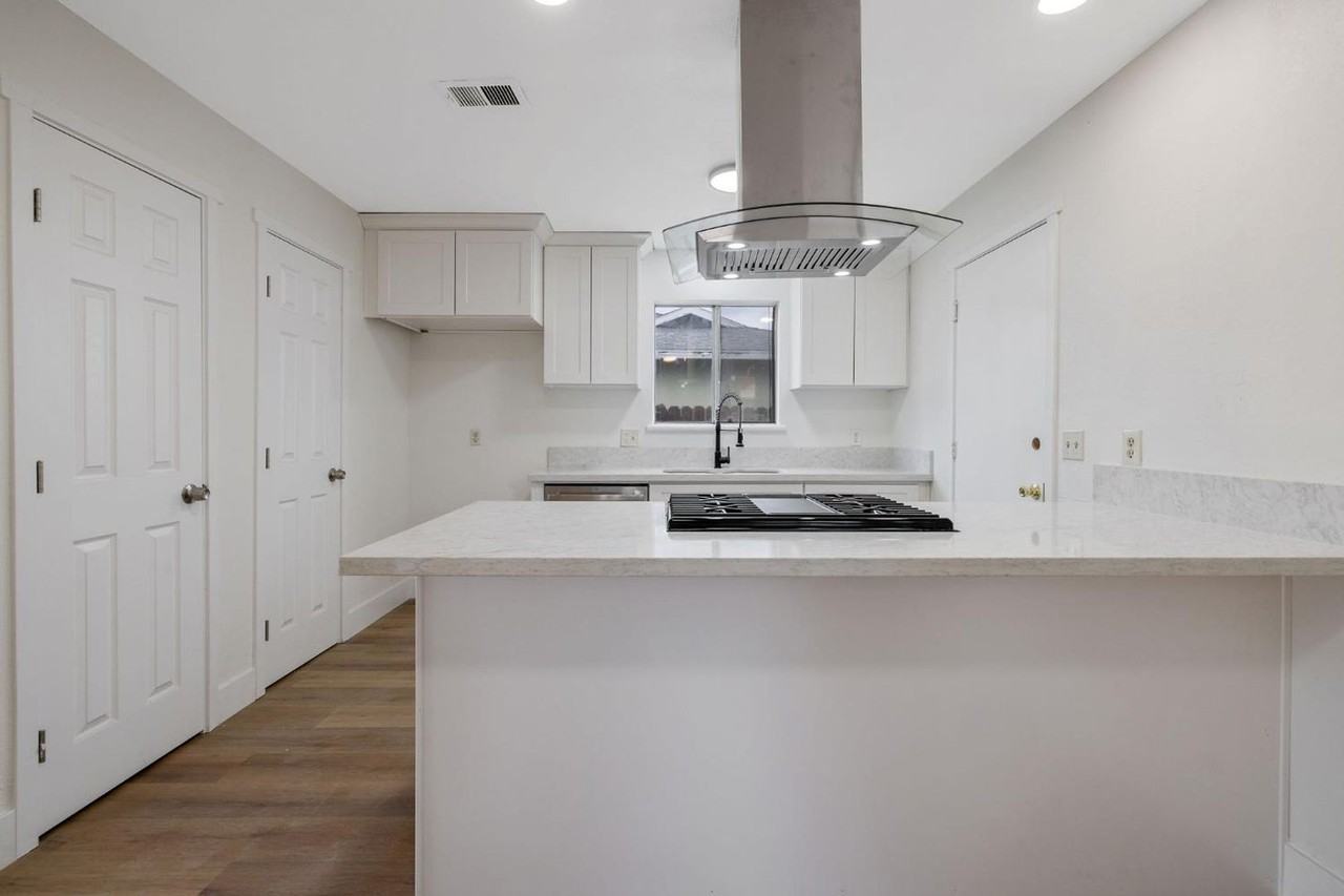 91 W Richert Ave - Photo 3 of 13