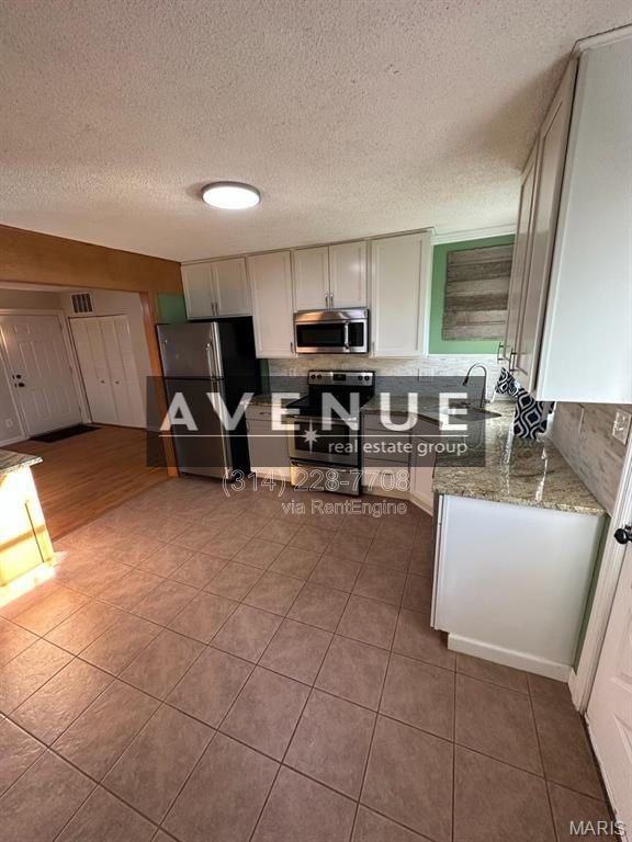 908 Center Ct - Photo 6 of 21