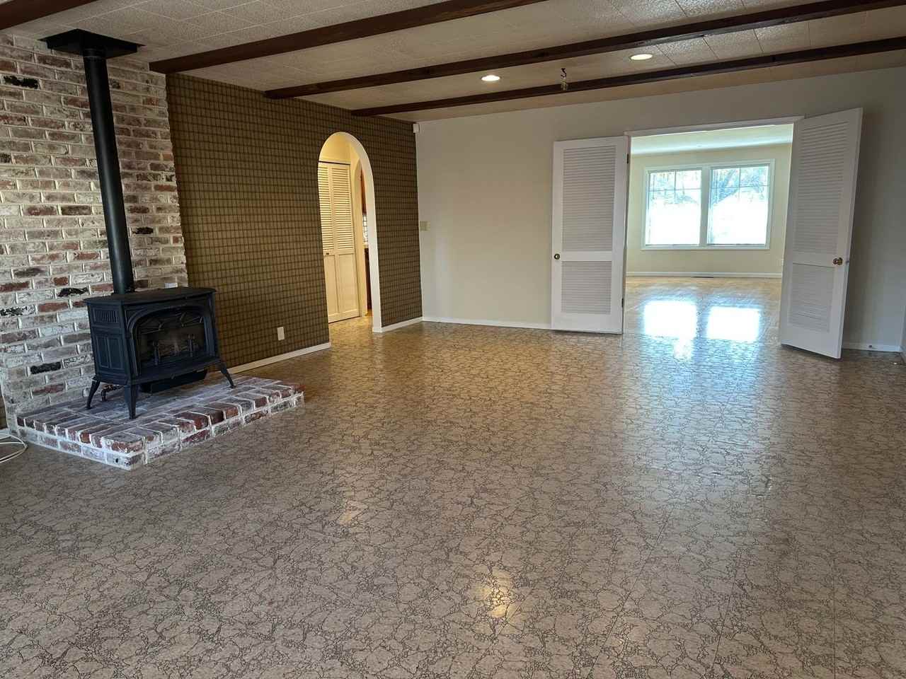 112 Camaritas Ave - Photo 6 of 25