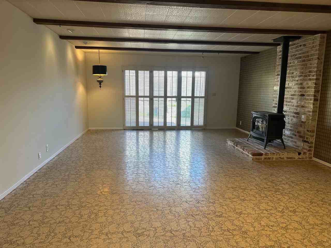 112 Camaritas Ave - Photo 7 of 25