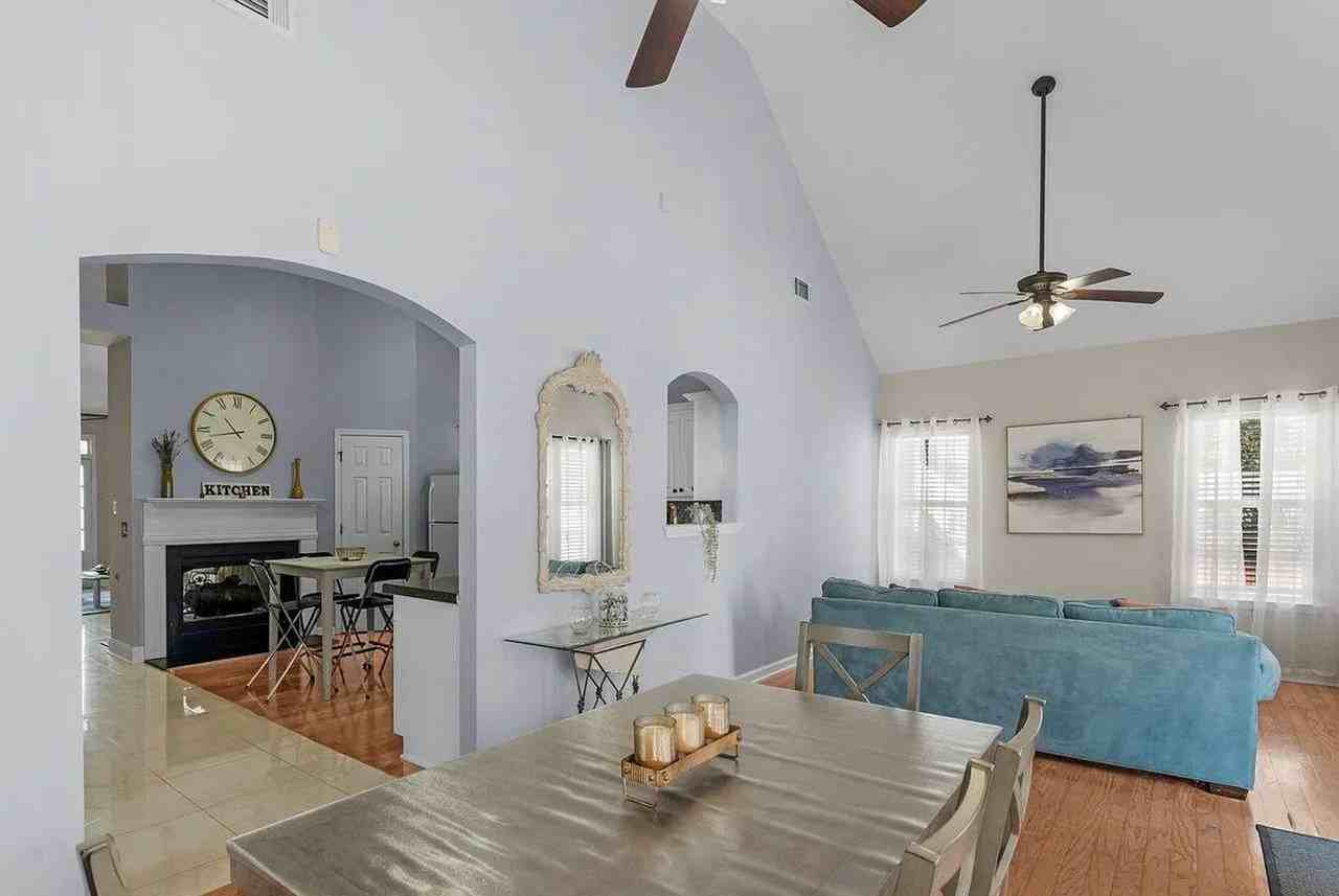 607 Brookwater Dr - Photo 3 of 4