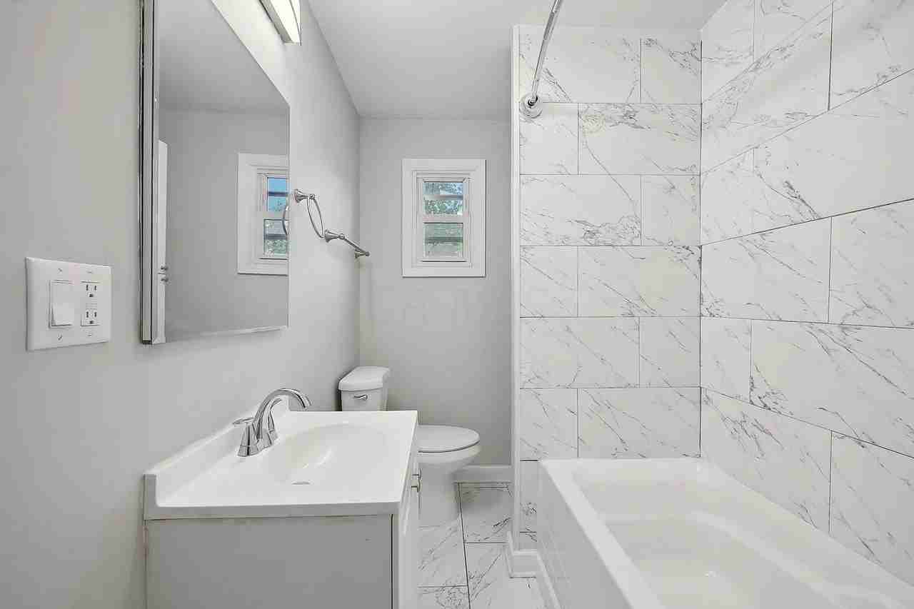 1519 E Hudson St - Photo 5 of 25