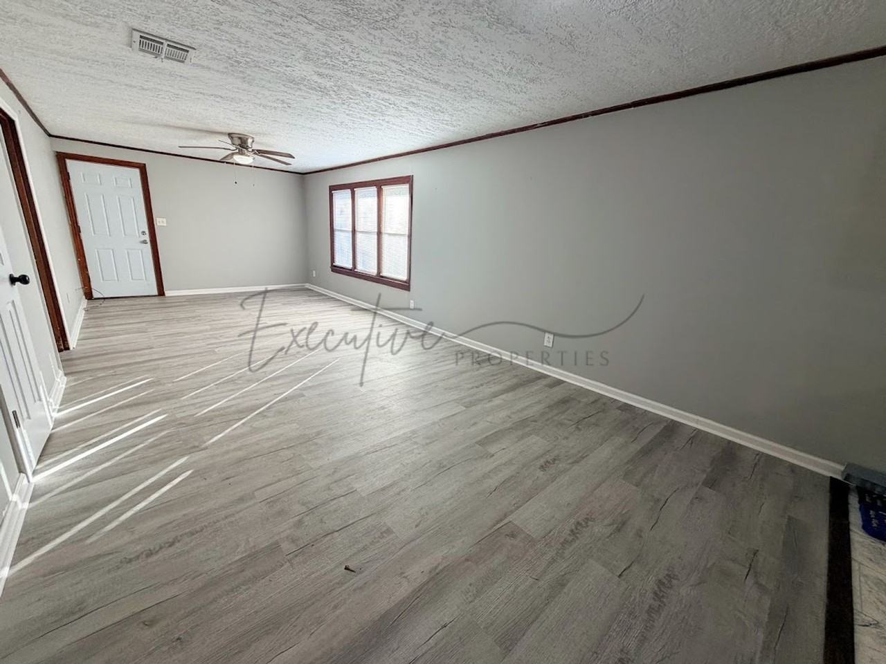 504 Fontenot Rd - Photo 4 of 17