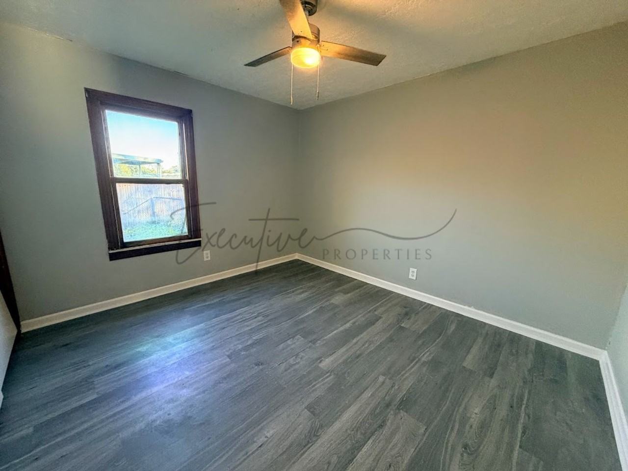 504 Fontenot Rd - Photo 7 of 17