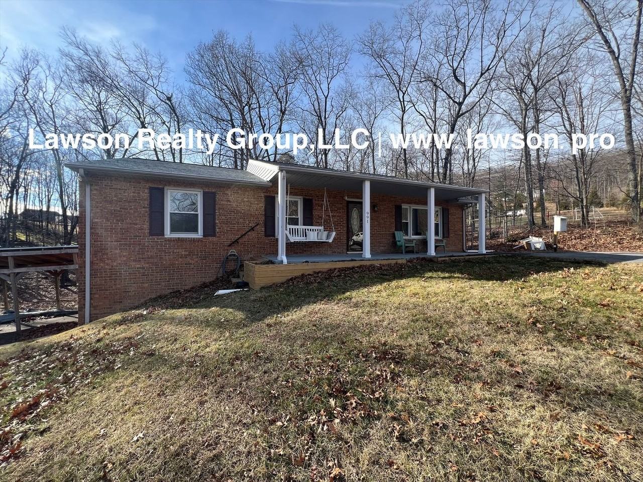 991 Blue Ridge Dr - Photo 4 of 40