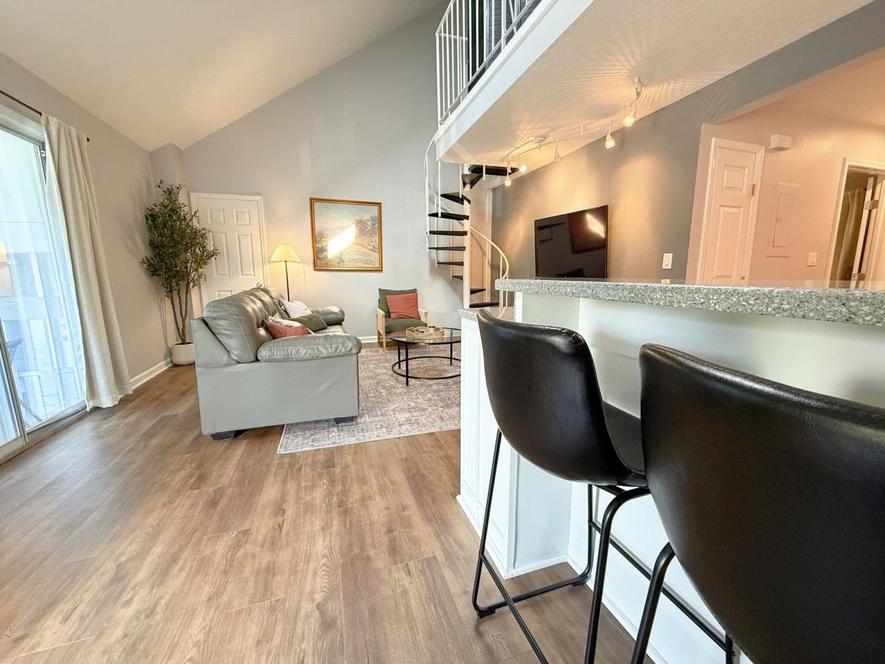 2738 Brownsboro Rd - Photo 4 of 25