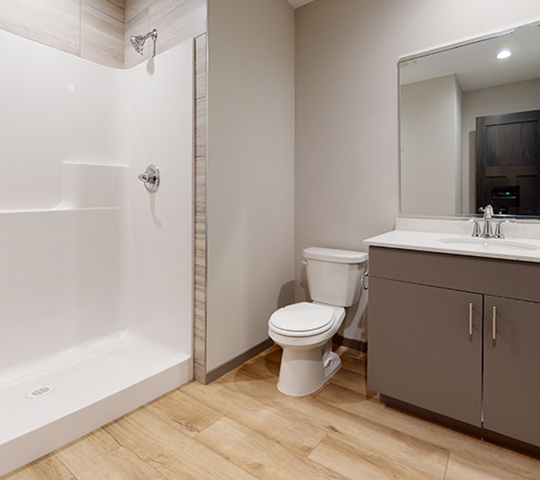 1026 12th Ave Se - Photo 6 of 9