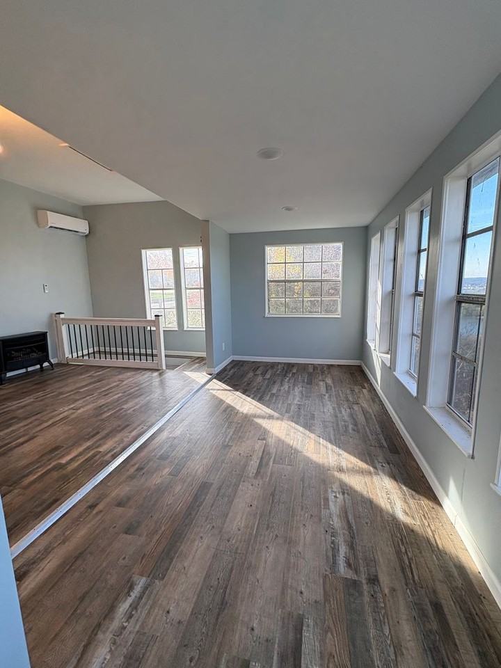 665 Blennerhassett Hts - Photo 2 of 10