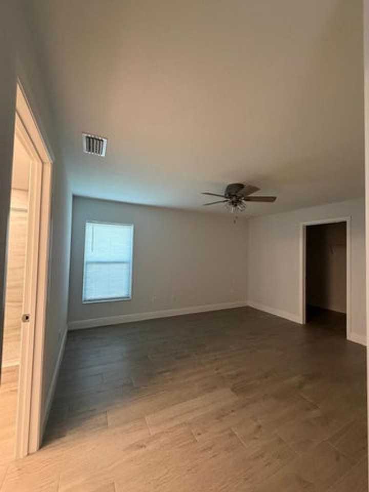 4150 130th Ave N - Photo 4 of 14