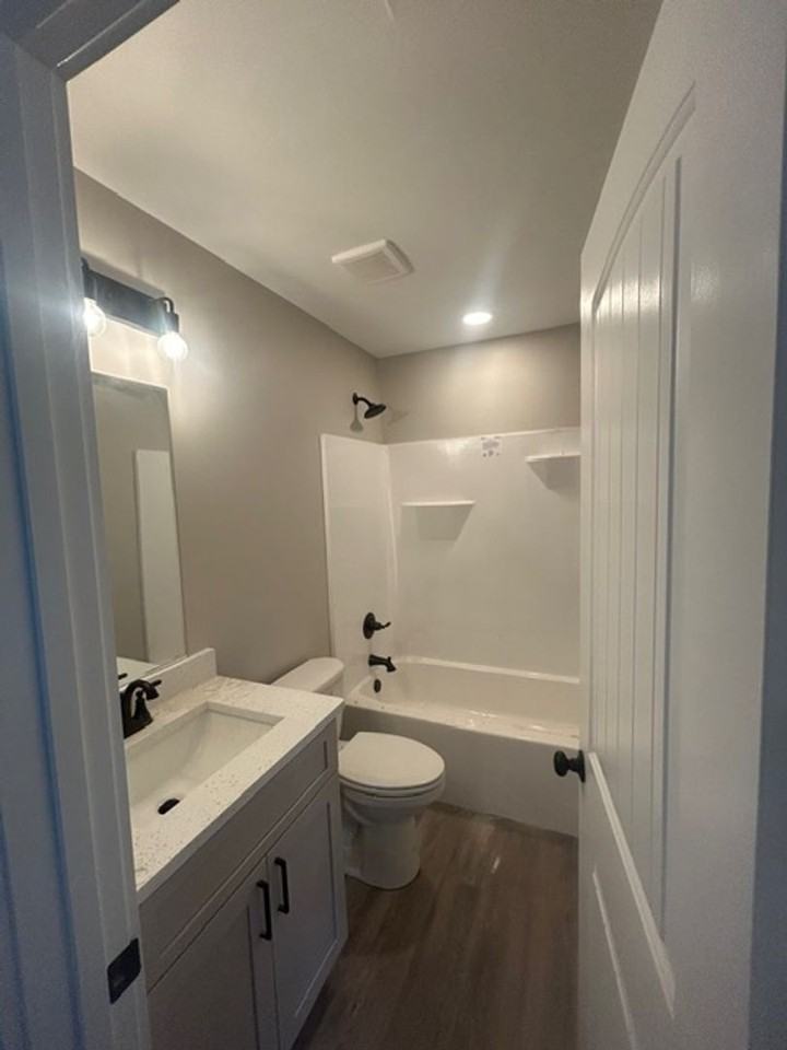 218 Botts Ave - Photo 5 of 6