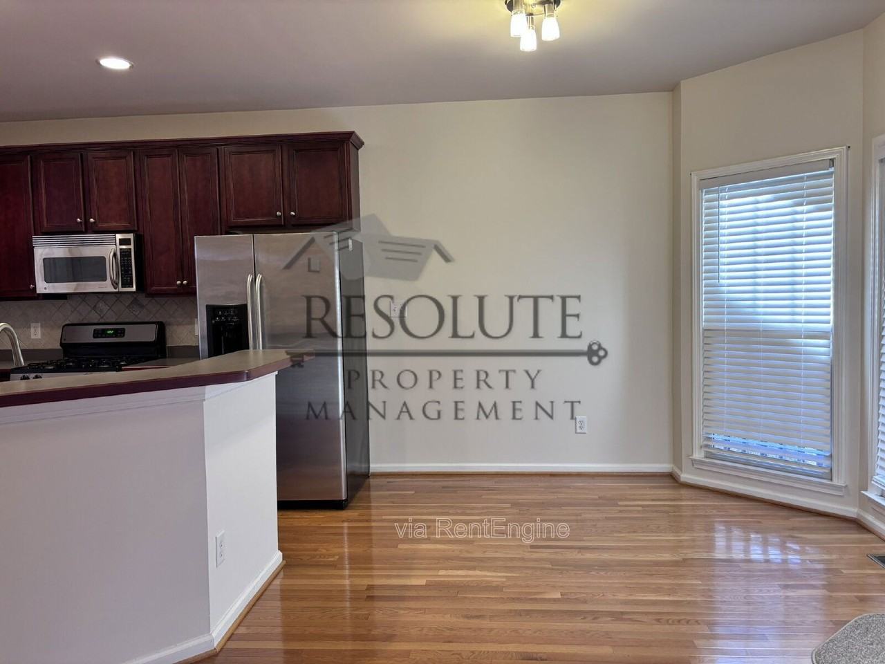 5818 Myakka Ct - Photo 6 of 32