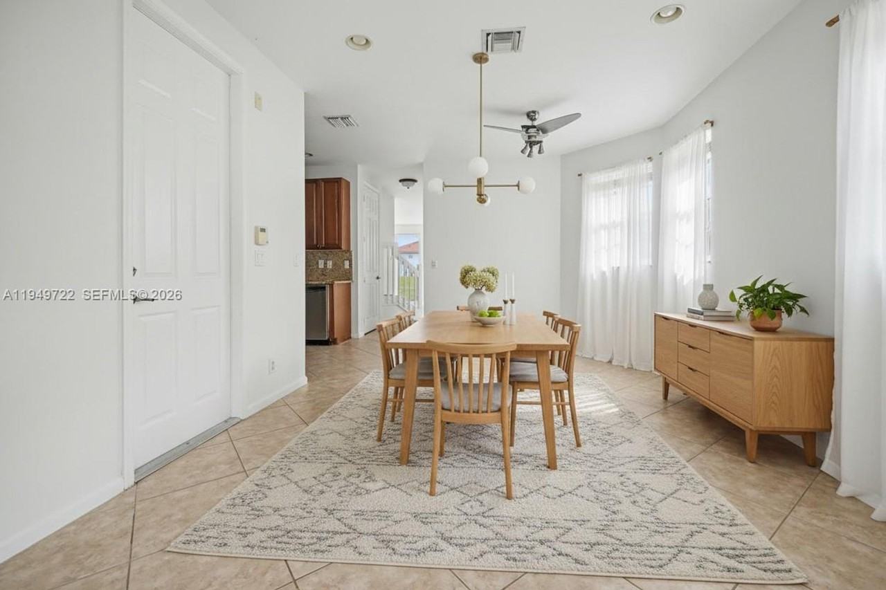 16122 Poppyseed Cir - Photo 4 of 15