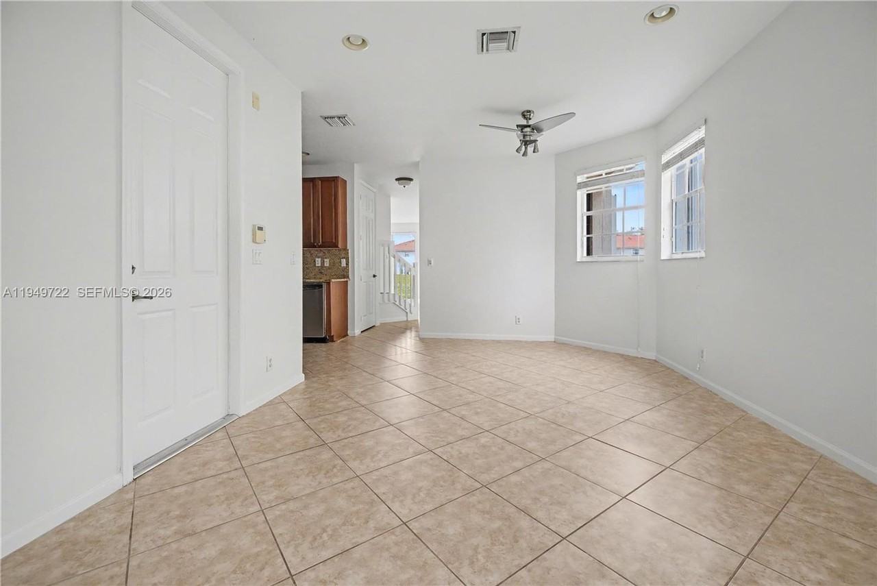 16122 Poppyseed Cir - Photo 5 of 15