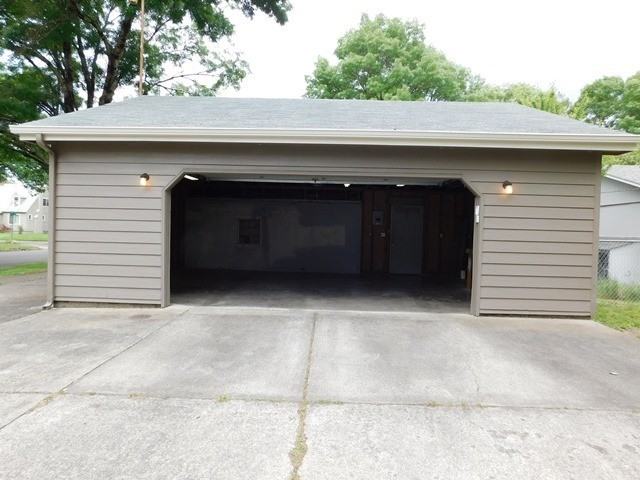 2295 Hazel Ave Ne - Photo 7 of 10