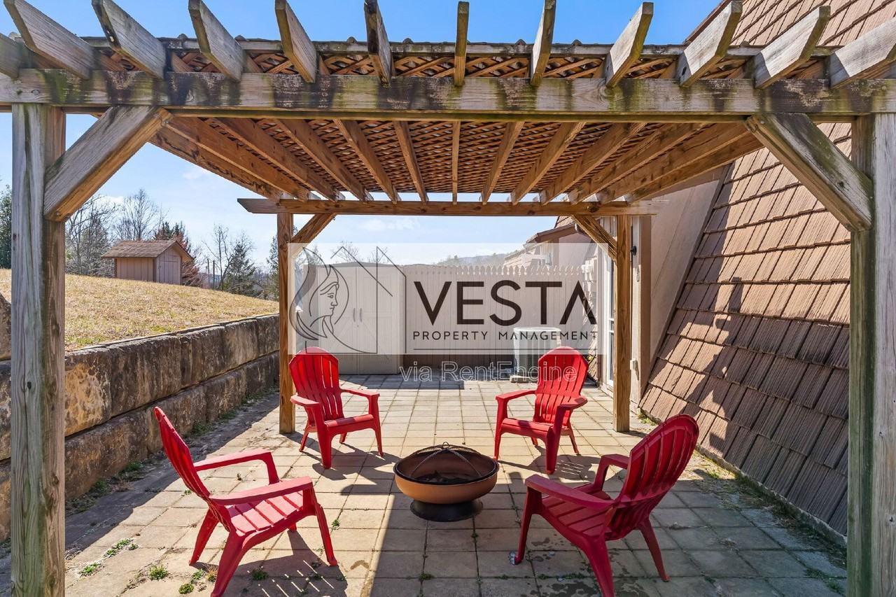 588 Ray Hill Rd #D - Photo 5 of 50