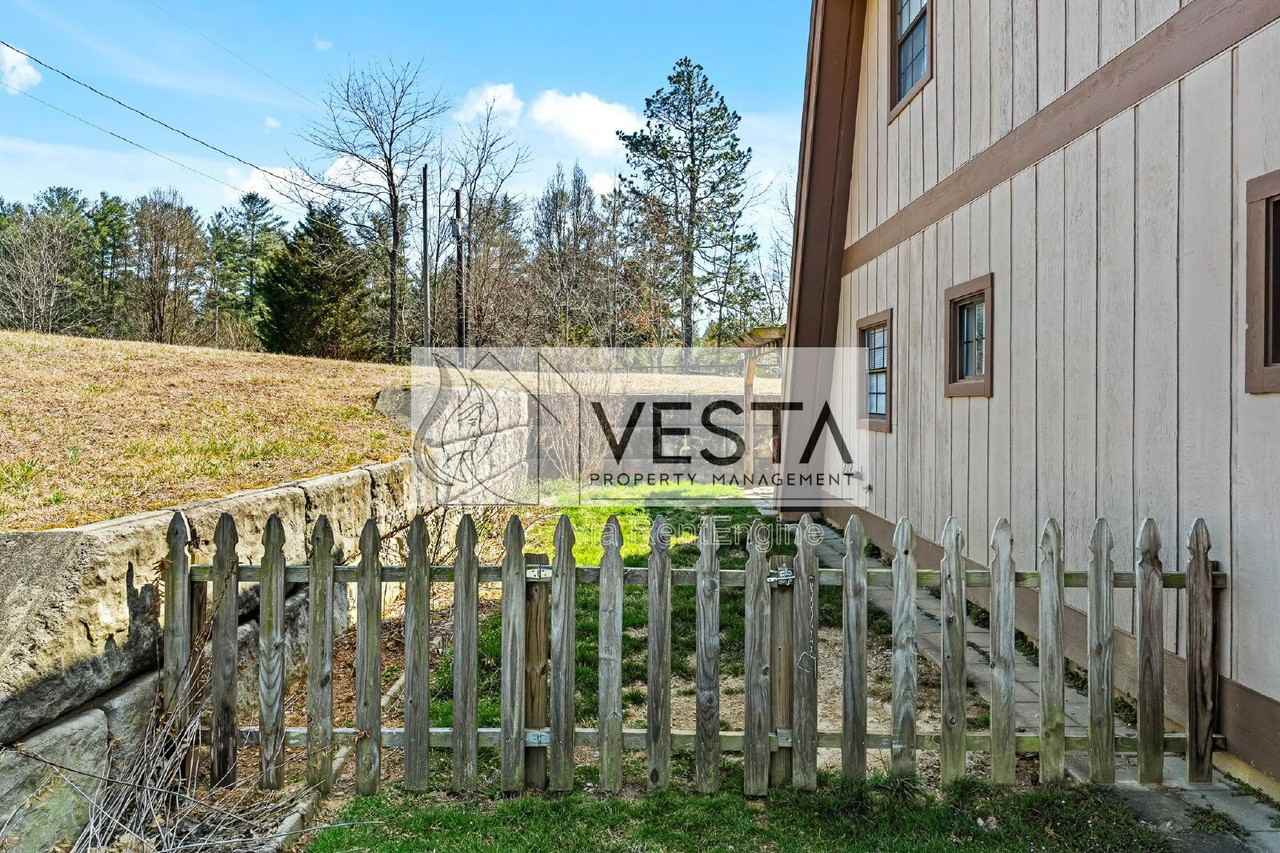 588 Ray Hill Rd #D - Photo 6 of 50