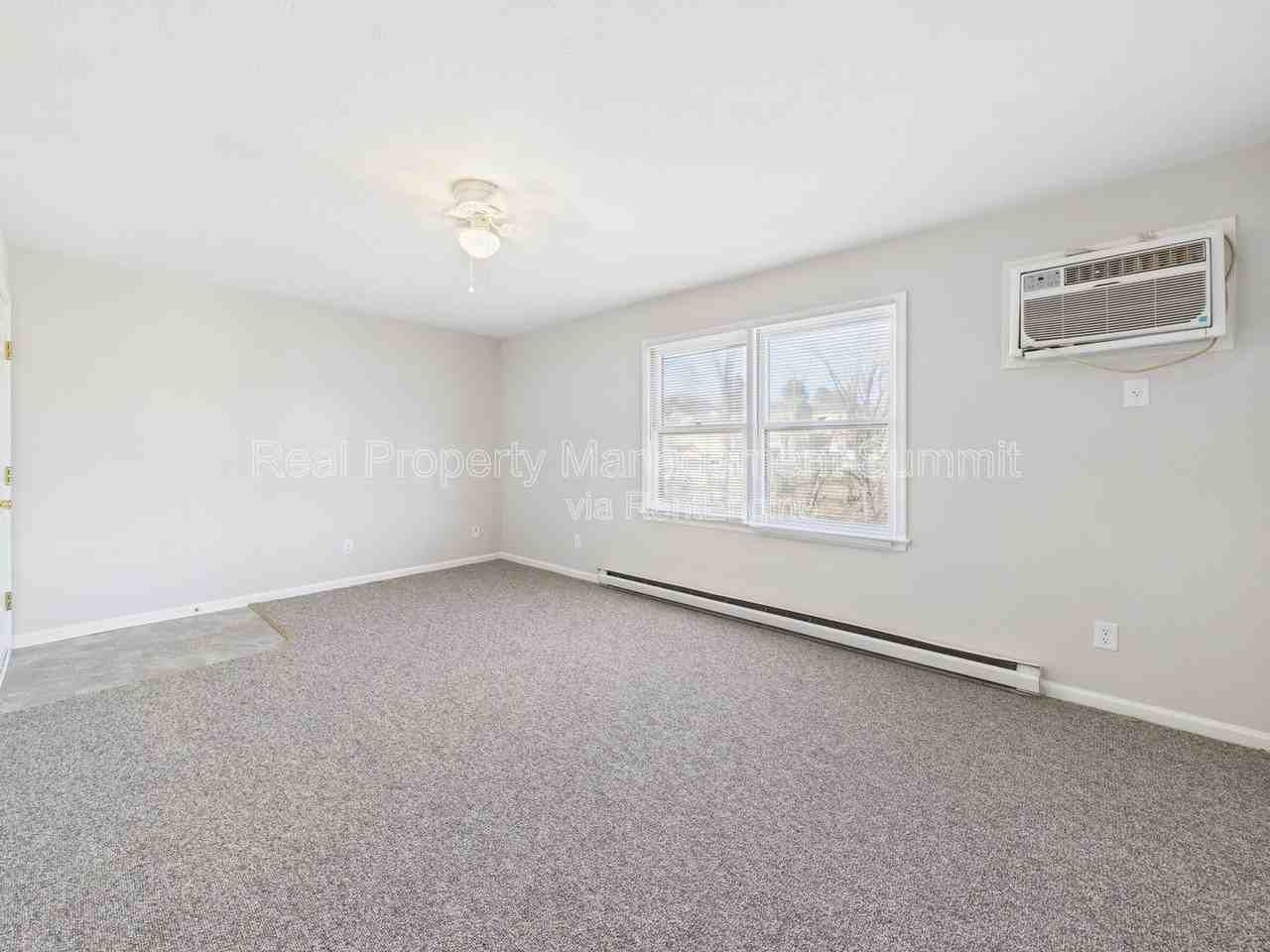 2501 Hickory St #C4 - Photo 5 of 17