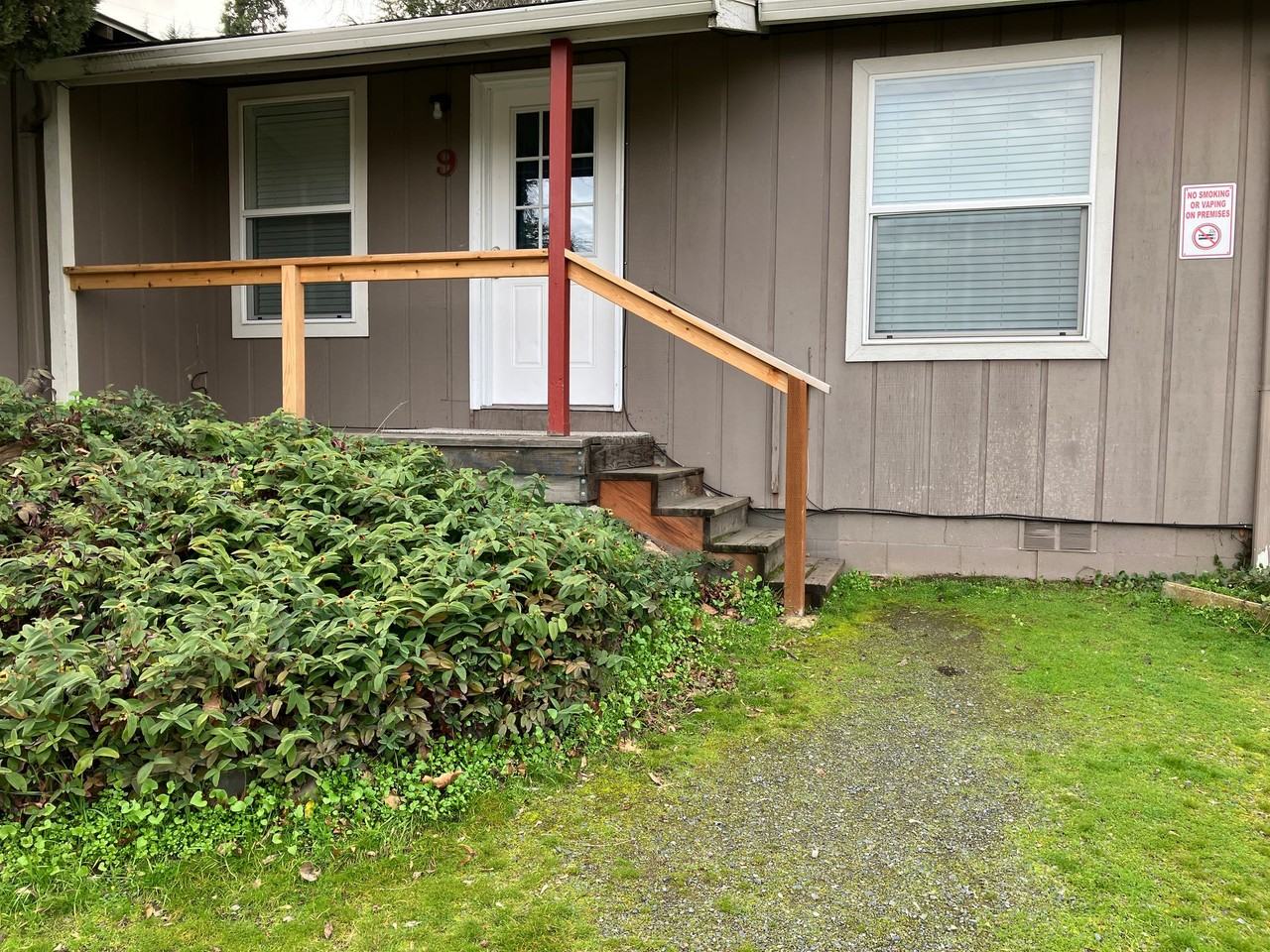 803 North Main Street In Ashland OR. 1 Bedroom 1 Bathroom Apt #4 & #11 - Photo 3 of 15