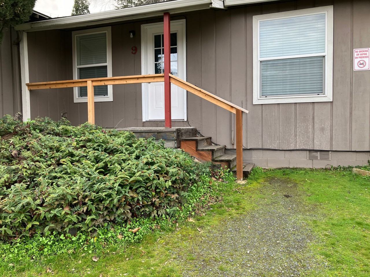 803 North Main Street In Ashland OR. 1 Bedroom 1 Bathroom Apt #4 & #11 - Photo 4 of 15