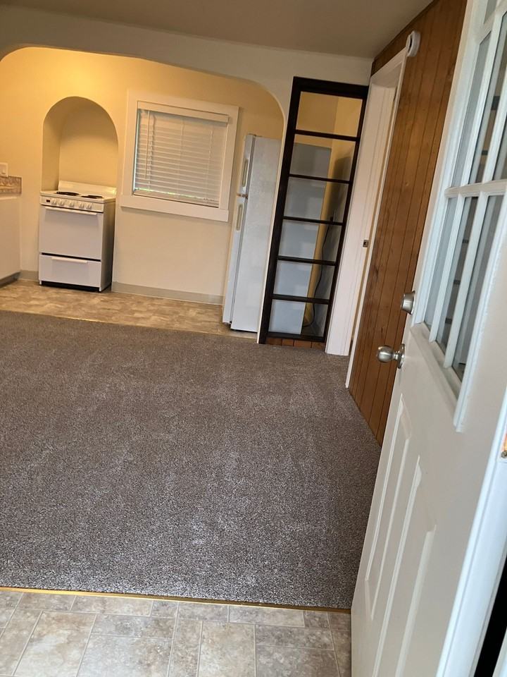 803 North Main Street In Ashland OR. 1 Bedroom 1 Bathroom Apt #4 & #11 - Photo 6 of 15