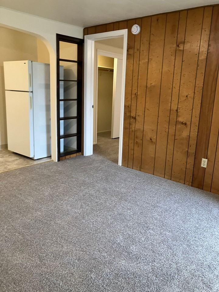 803 North Main Street In Ashland OR. 1 Bedroom 1 Bathroom Apt #4 & #11 - Photo 7 of 15