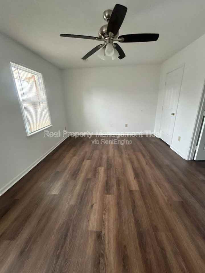 128 Loch Cir - Photo 2 of 14