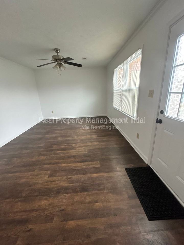 128 Loch Cir - Photo 7 of 14