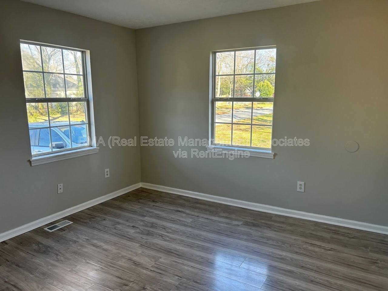 214 W Central Ave - Photo 2 of 10