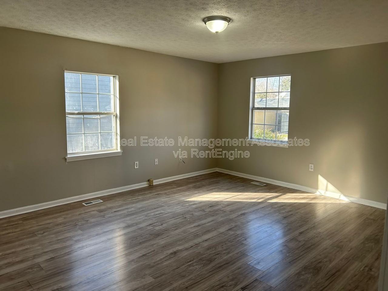 214 W Central Ave - Photo 3 of 10