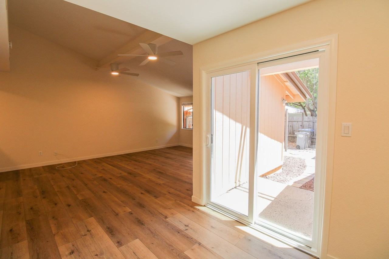 528 Hathway Ave #B - Photo 4 of 16