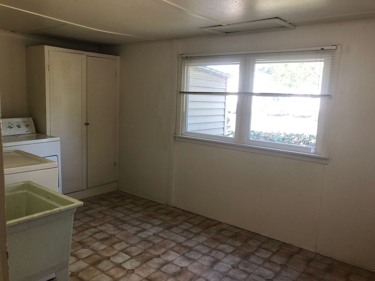 346 4th St - Photo 6 of 17