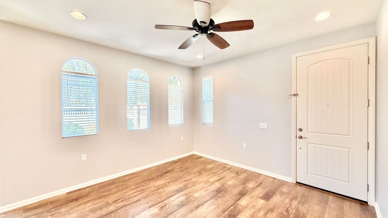 44025 Corriente Ct - Photo 3 of 46