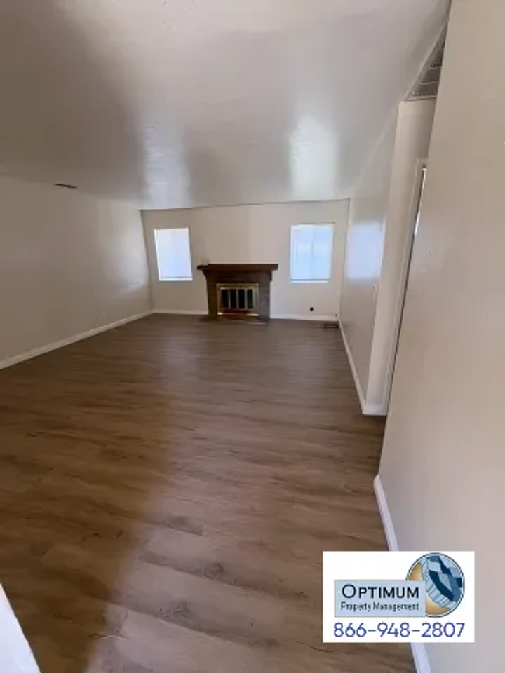 10401 Victor Ave - Photo 4 of 25