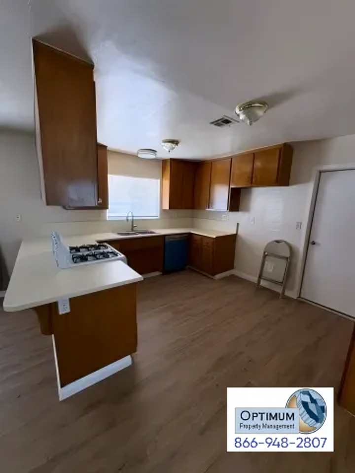 10401 Victor Ave - Photo 7 of 25