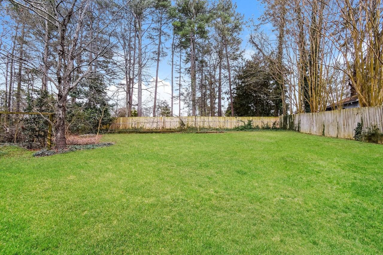 2391 Woodland Dr Nw - Photo 4 of 16