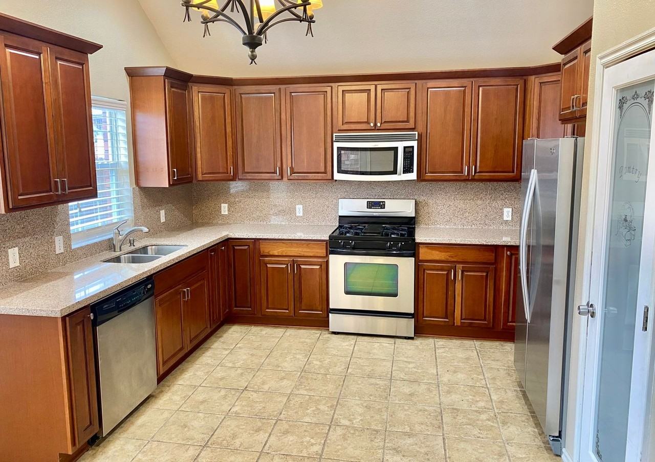 1100 Sw 129th St - Photo 3 of 17