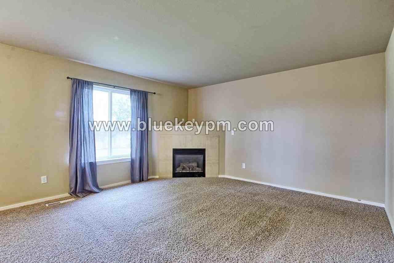 10920 Ne 113th St - Photo 5 of 23