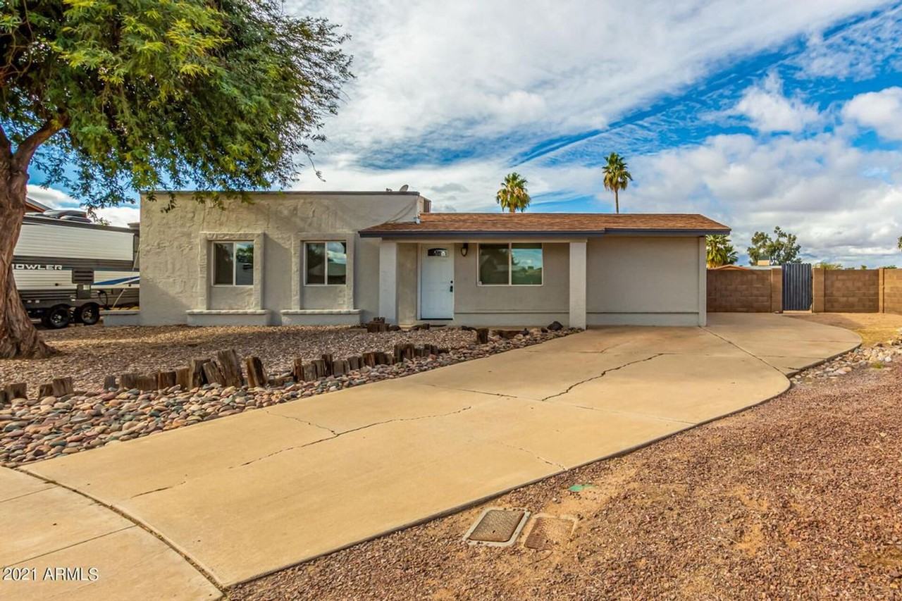 1025 N Menze St - Photo 2 of 36