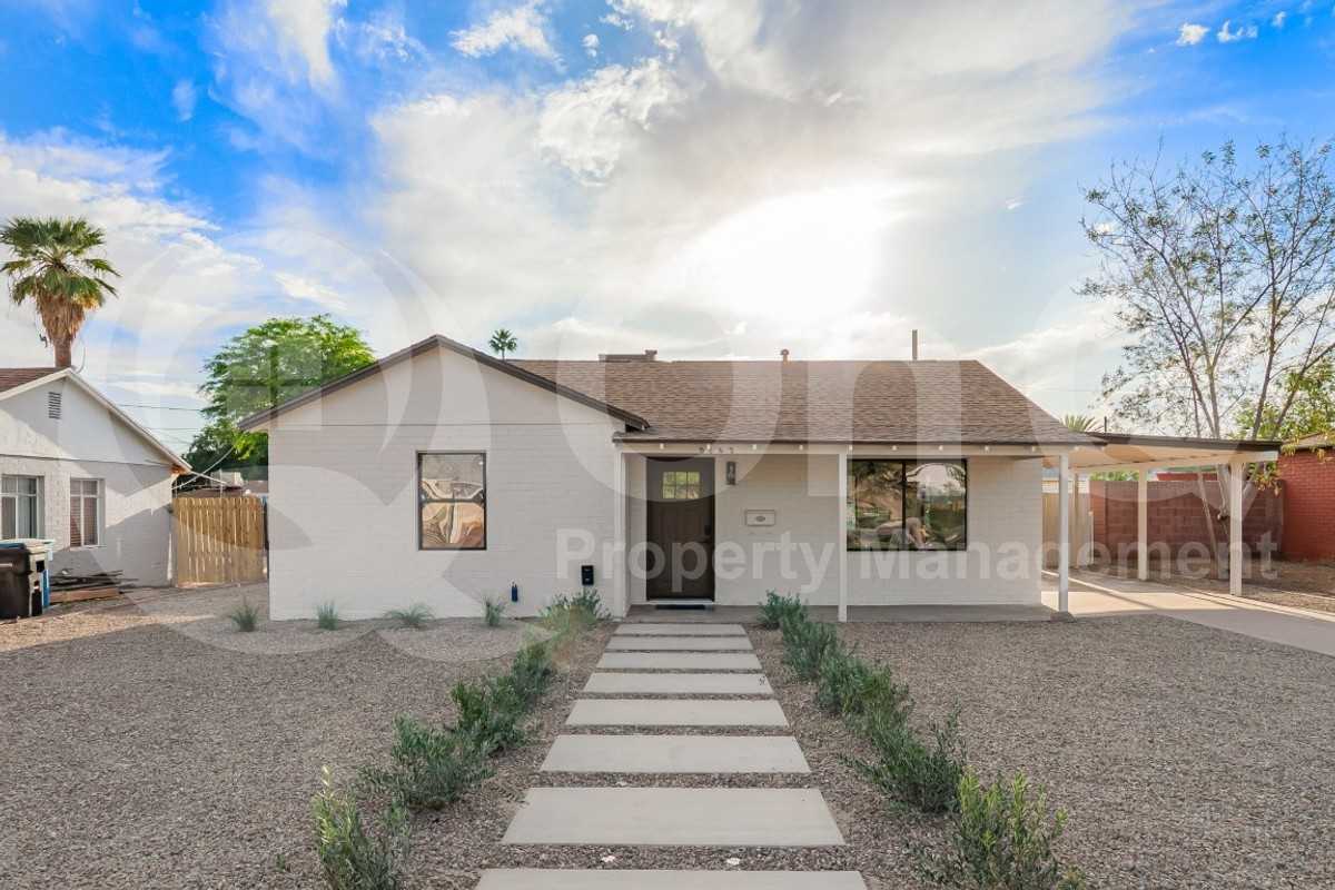 9042 N 3rd Ave - Photo 2 of 36