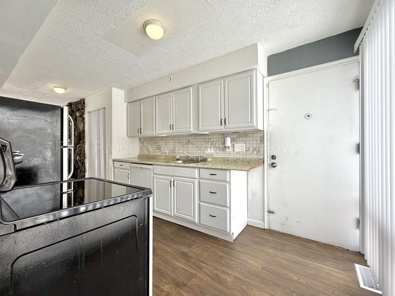 16854 Linwood St - Photo 6 of 28